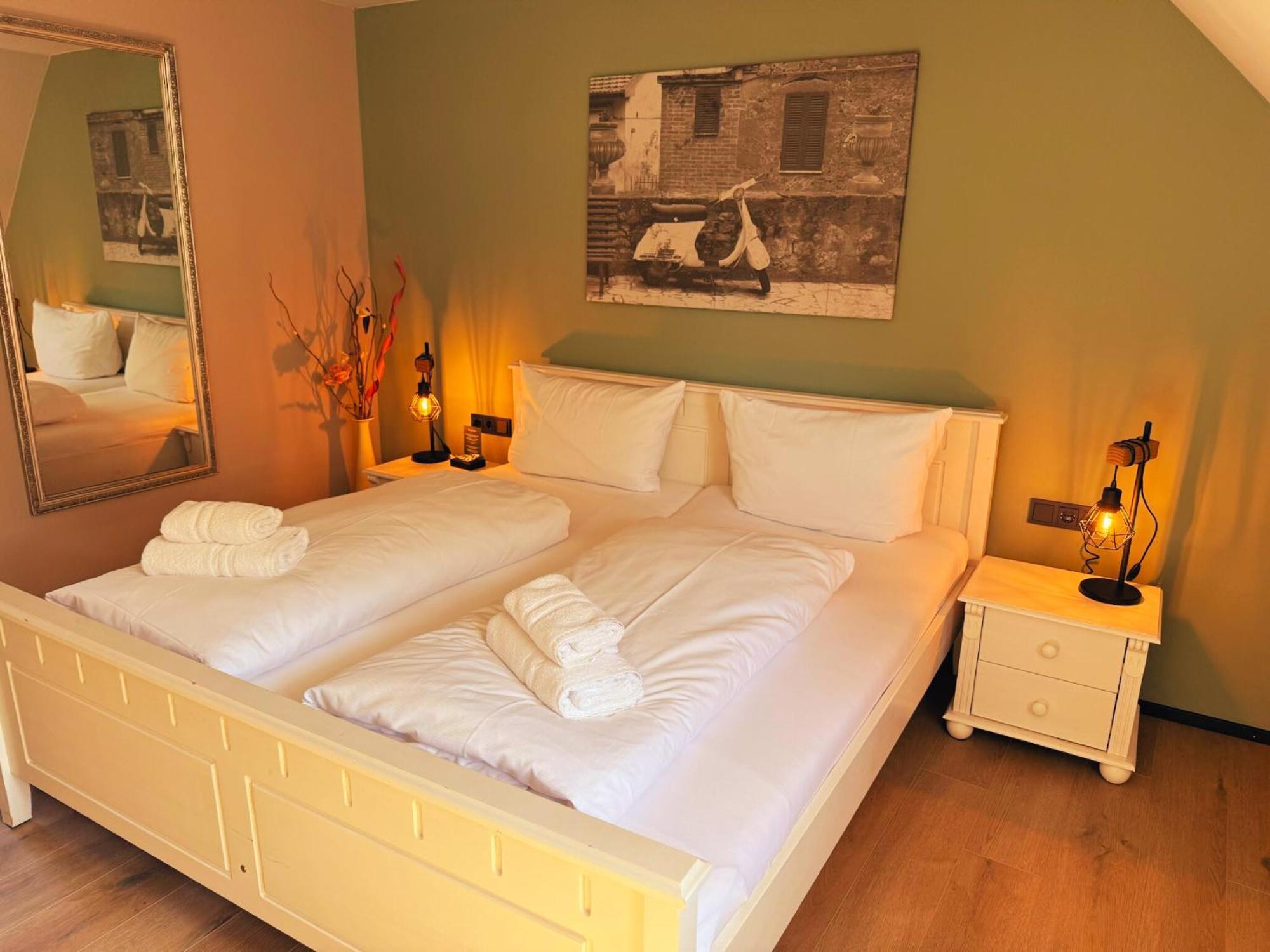 Trattoria & Apartments - Casa Da Enzo Goslar Bagian luar foto