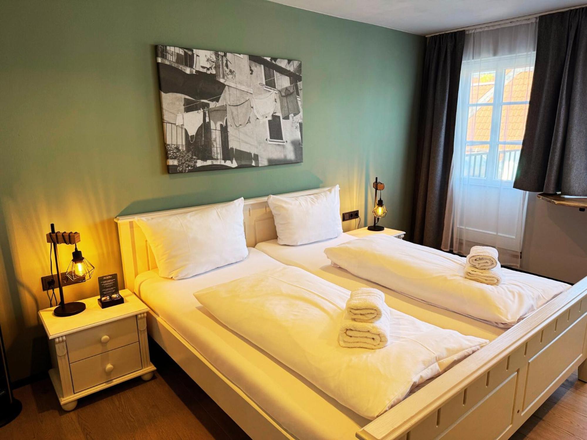 Trattoria & Apartments - Casa Da Enzo Goslar Bagian luar foto